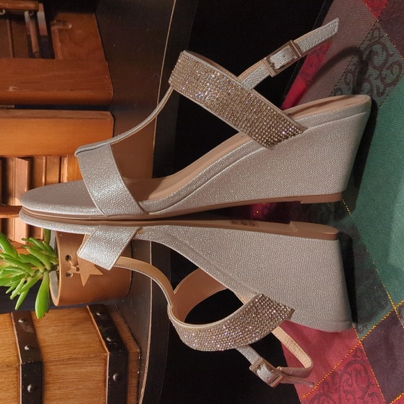 Paradox London Pink Jacey T strap wedge sandals silver Women's size 9 NEW NWB - Picture 6 of 12